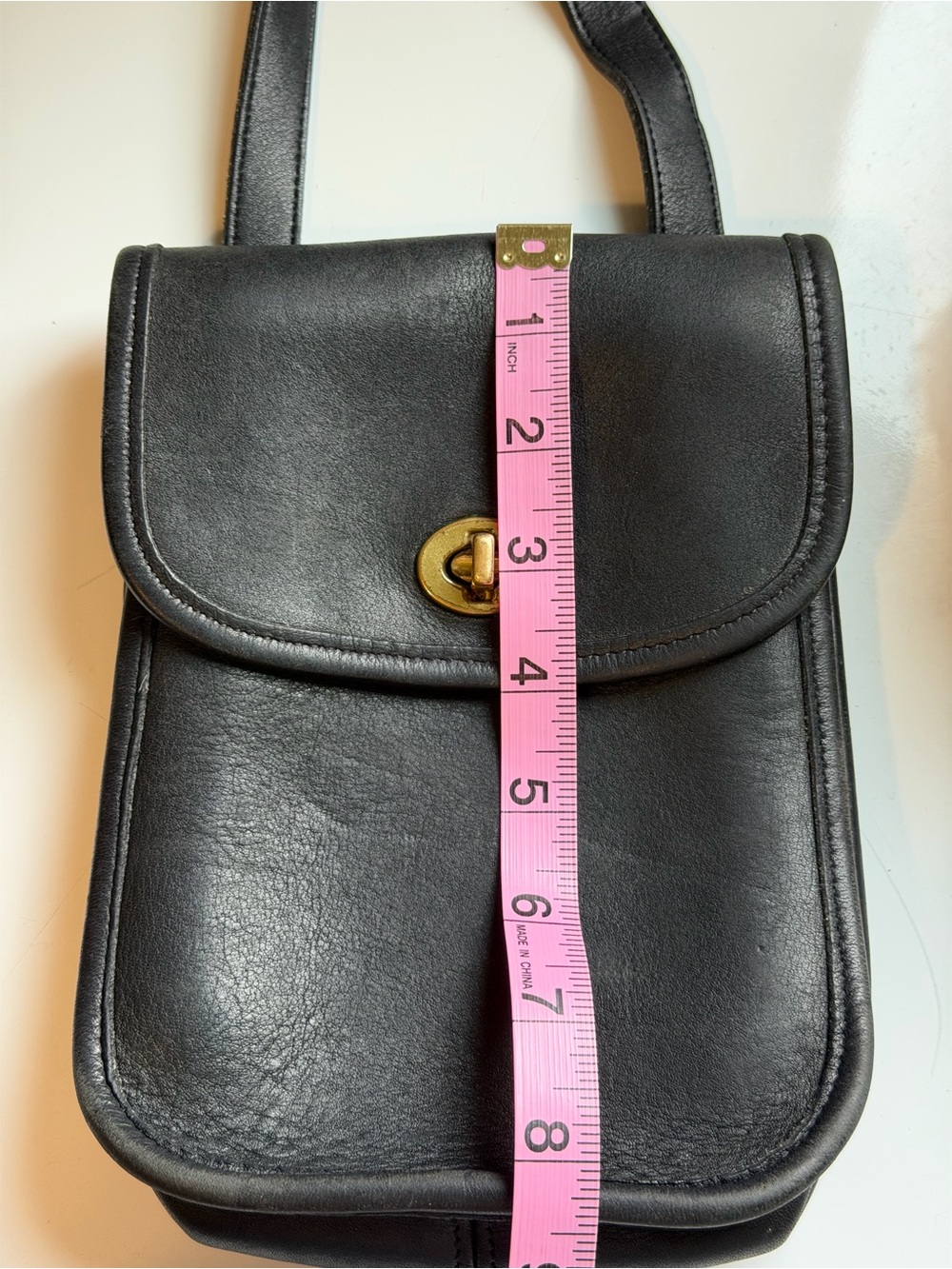 Vintage 1995 Coach Small Sidepack in Black Leather - Made in the USA - Picture 13 of 15